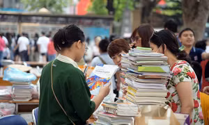 Mê cái cách teen Nguyễn Siêu chung tay tạo nên kỷ lục, mở chợ phiên quyên góp
