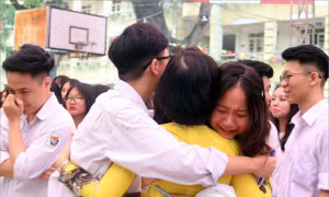 NÓNG: Hà Nội chính thức cho học sinh nghỉ Hè sớm từ 15/5, chưa tổ chức thi online