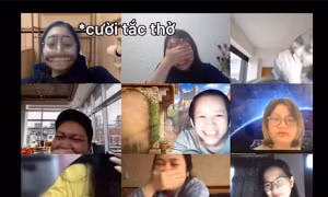Nữ sinh "lầy lội" ngồi trong "nhà vệ sinh" để học online khiến cô giáo cũng đành bó tay