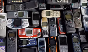 Khi nào thì điện thoại "cục gạch" dùng sóng 2G sẽ không thể sử dụng tại Việt Nam?