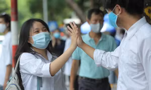 10 địa phương quyết định miễn, giảm học phí cho học sinh do ảnh hưởng của dịch COVID-19