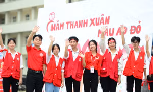 Hàng trăm sinh viên Thái Nguyên tham gia Chủ nhật Đỏ, lan tỏa thông điệp "Hiến máu cứu người"