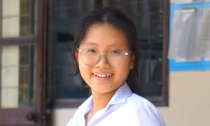 Nữ sinh trúng học bổng 10 trường của Mỹ: "Bố mẹ không bao giờ hỏi điểm của em"