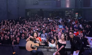 Teen THPT chuyên Khoa học Tự nhiên gây ấn tượng với concert âm nhạc THE EVE