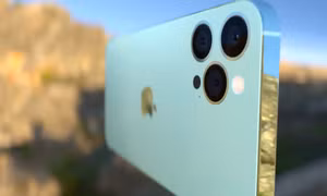 Lộ mẫu ý tưởng iPhone 14 Pro màu xanh mint với thiết kế độc lạ, RAM "khủng" hơn iPhone 13