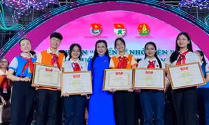 Các bạn nhỏ tự hào tham gia Liên hoan Chiến sĩ nhỏ Điện Biên toàn quốc