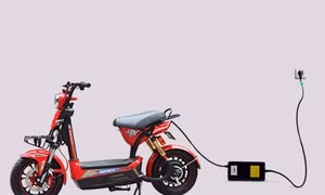 Cảnh báo nguy cơ cháy, nổ khi sạc xe điện, teen cần làm gì để đảm bảo an toàn?