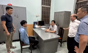 Giải cứu con tin 4 tuổi bị đối tượng dùng xăng khống chế ở Đồng Nai