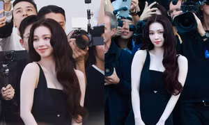 Karina aespa mang túi "bảo vật" hơn 100 tuổi của Prada tới show diễn tại Milan