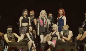 LE SSERAFIM tại Coachella 2024 tuần 2 bị nghi hát nhép nhưng cố giả vờ hát live