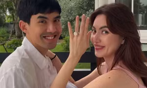 Cặp đôi "Tình Người Duyên Ma" Mai Davika - Ter Chantavit đính hôn sau 7 năm gắn bó