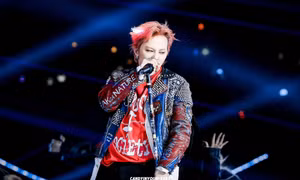 "Ông hoàng thời trang" G-Dragon "đốt cháy" sân khấu SBS Gayo Daejeon 2024
