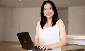 Là nạn nhân của bắt nạt học đường, cô gái tạo ra công cụ AI để chống vấn nạn này