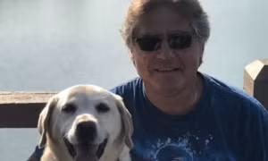 Nằm mơ thấy kẻ trộm đột nhập, một người tự tấn công mình đến mức bị thương