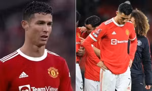 Cristiano Ronaldo như sắp khóc trên sân bóng, các fan lo lắng về ngày giải nghệ đến gần