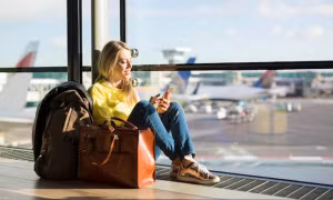 Cô gái đi máy bay đi làm để đỡ tốn tiền thuê nhà, tiết kiệm được hàng chục triệu