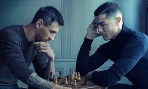 Có một ý nghĩa ngầm đằng sau “tấm ảnh thế kỷ” của Lionel Messi và Cristiano Ronaldo