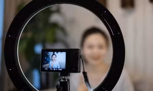 Trung Quốc: Cô gái lấy tiền thừa kế của gia đình tặng 7 tỷ đồng cho các streamer