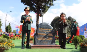 Tình hữu nghị Quân đội Việt Nam - Lào không ngừng được gìn giữ và vun đắp đơm hoa, kết trái