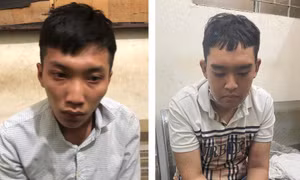 Hai tên cướp dùng bình xịt hơi cay chống trả quyết liệt khi bị người dân truy đuổi 