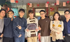 'Escape Room': Khi người trẻ 'giải đố trong bóng tối' để tìm cảm giác thật
