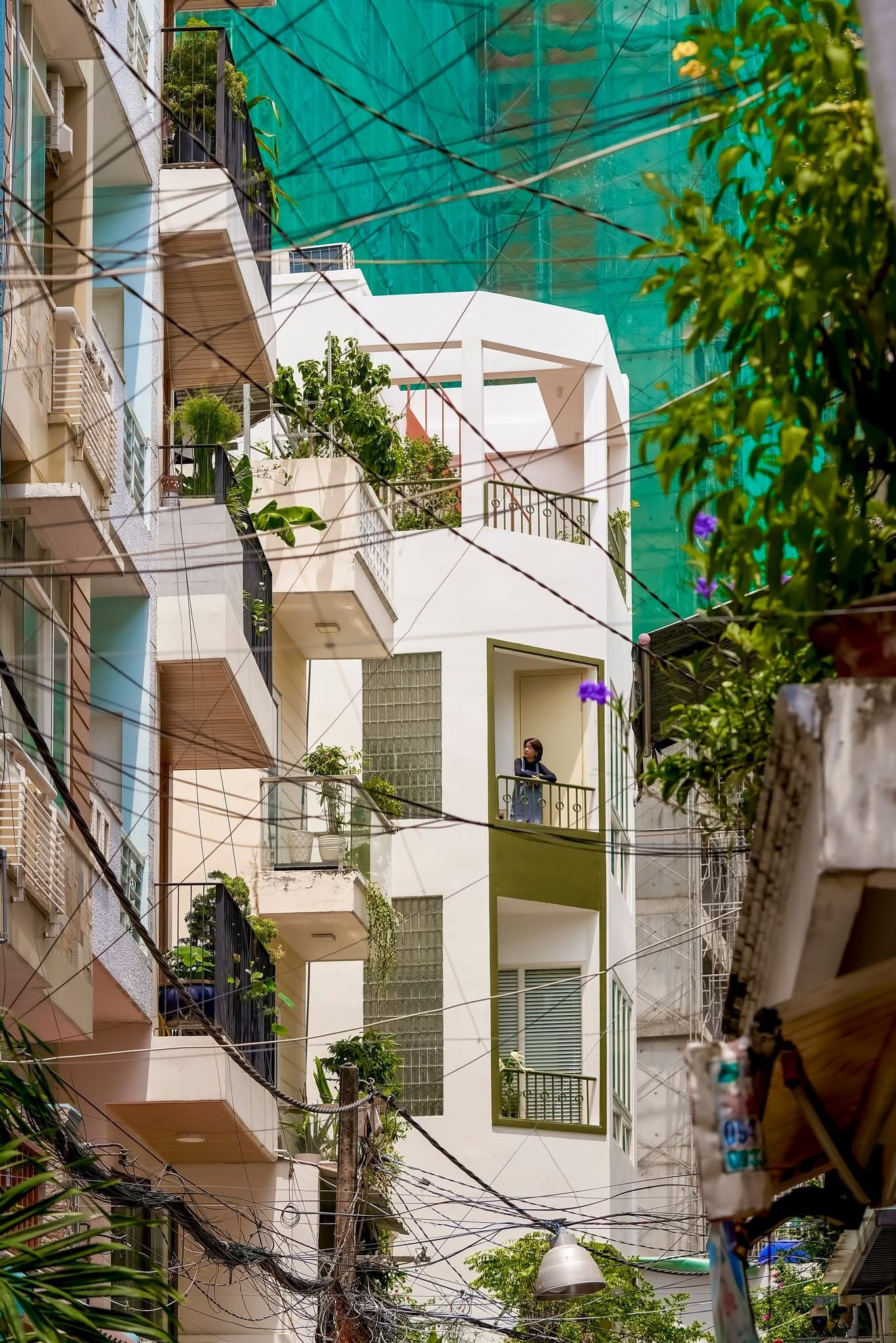 Lấy sáng cho nhà ống bằng thiết kế mặt tiền thú vị