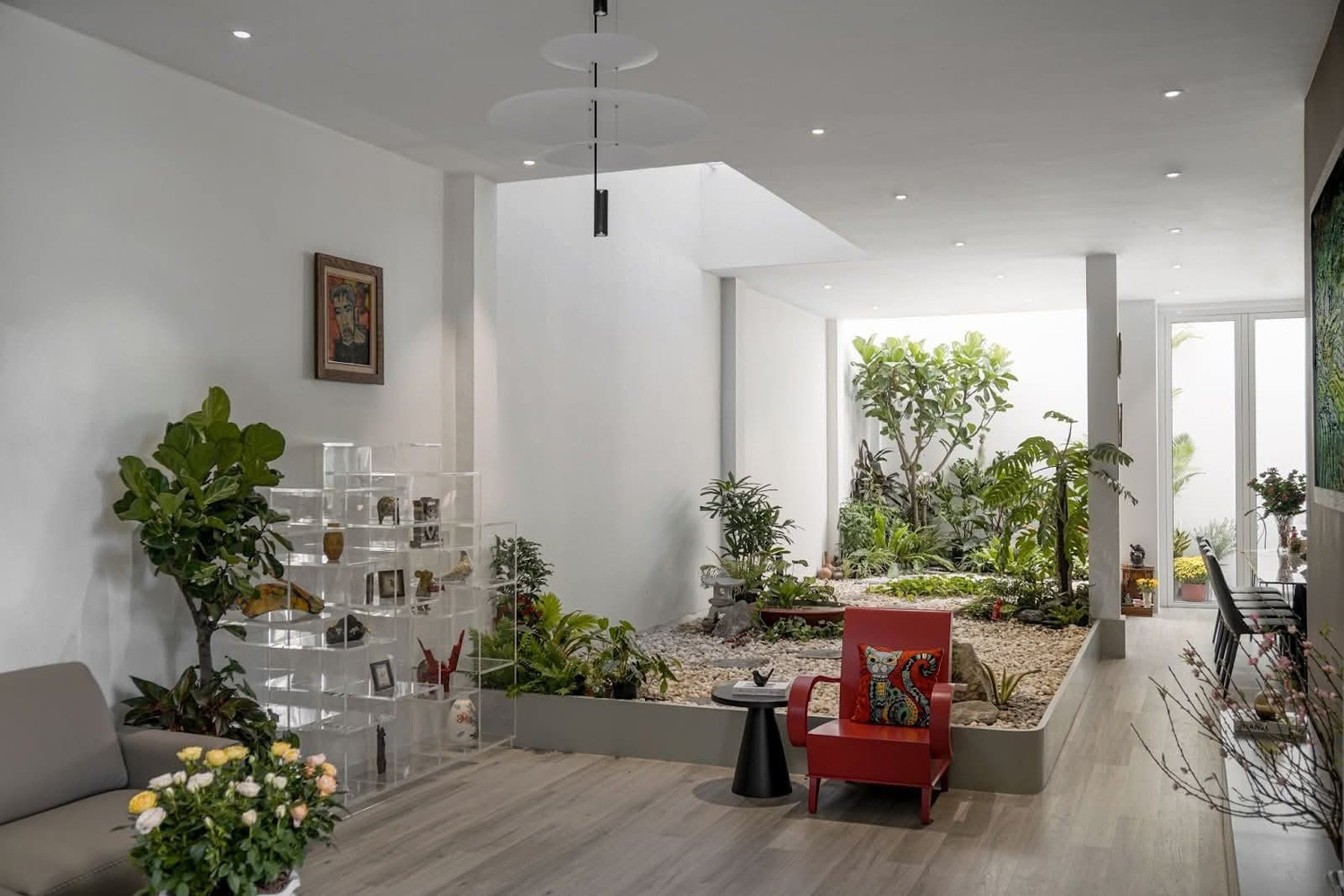 Nhà 3 tầng như villa nghỉ dưỡng giữa phố
