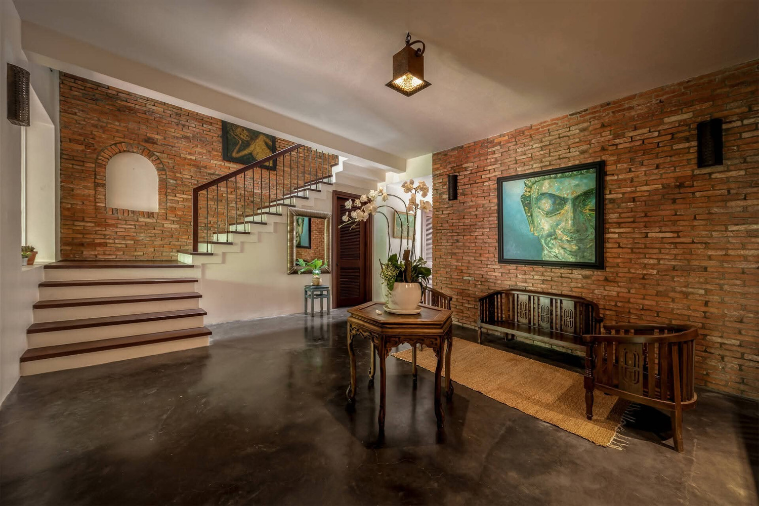 Kh&ocirc;ng gian sống mở với cửa sổ lớn