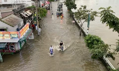 TPHCM đón không khí lạnh, triều cường đạt đỉnh