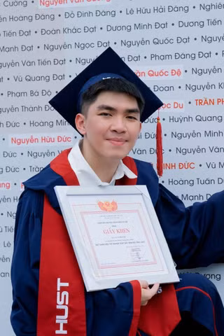 Từ những lần vấp ngã đến tấm bằng Xuất sắc, chàng trai Bách khoa vẫn giữ một 'NewWave' cho riêng mình