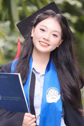 Vẻ đẹp tri thức của cô gái vùng biên giới Đắk Lắk tại 'Hoa hậu Việt Nam 2026'