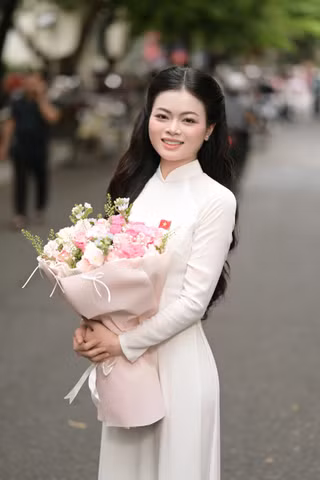 Nữ giáo viên tiếng Trung đạt 6 học kỳ GPA 4.0, đưa nghiên cứu khoa học vào thực tiễn giảng dạy