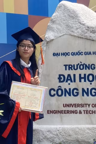 Nữ thủ khoa xuất sắc ngành Khoa học Máy tính và bài học 'sống chậm' từ những tuần nghiên cứu không kết quả 