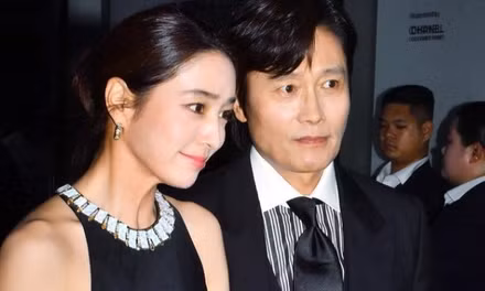 Lee Byung Hun và vợ chiếm trọn chú ý giữa dàn sao quyền lực