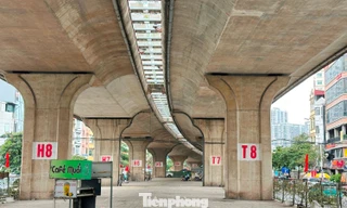 Gầm cầu Vĩnh Tuy 'sạch bóng' ô tô, xe máy