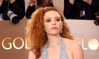 Nữ diễn viên bị đuổi khỏi chuyến bay 