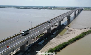Cận cảnh tuyến đường ven biển với 12 cầu vượt tại tỉnh Hưng Yên vừa thông xe