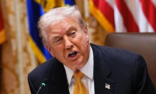 'Bức tường' thuế quan của ông Trump lung lay và nỗi lo bao trùm toàn cầu