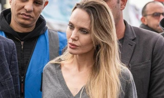 Angelina Jolie rời bỏ Hollywood