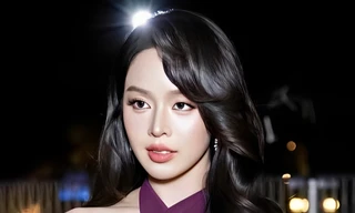 Hàng nghìn sinh viên đón 20 nghệ sĩ, hoa hậu đổ bộ Chủ Nhật Đỏ