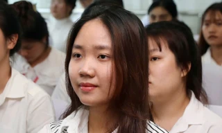 'Học bổng Nâng bước thủ khoa giúp em trang trải học phí'