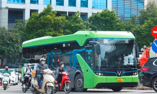 Hà Nội: Vận hành thêm 10 tuyến buýt điện 