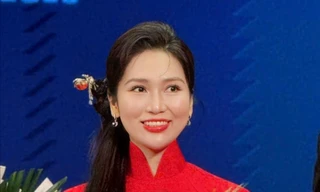 NSƯT Như Huỳnh giành HCV nhờ vai bà chúa thơ Nôm Hồ Xuân Hương