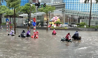 Nước sông, hồ dâng cao kỷ lục, Hà Nội vận hành hết công suất các trạm bơm