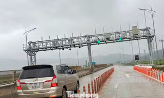 Tận thấy các trạm thu phí tự động hiện đại vừa vận hành trên cao tốc Bắc - Nam