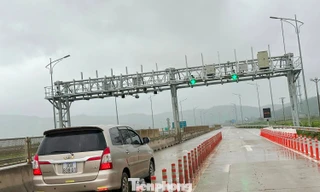 Tận thấy các trạm thu phí tự động hiện đại vừa vận hành trên cao tốc Bắc - Nam