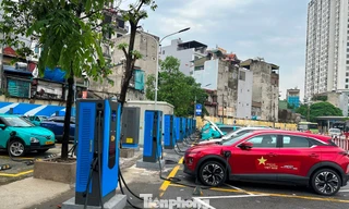 Các trạm sạc cho xe điện tại bến xe Hà Nội được lắp đặt, sử dụng ra sao?