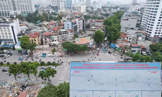 Hiện trạng đường Vành đai 1 Hoàng Cầu - Voi Phục vừa lùi tiến độ mặt bằng