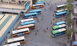 Hà Nội yêu cầu bến xe, bãi đỗ triển khai lắp đặt trạm sạc xe điện