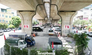 Thu hồi giấy phép và giải tỏa toàn bộ bãi xe tại gầm cầu Vĩnh Tuy 